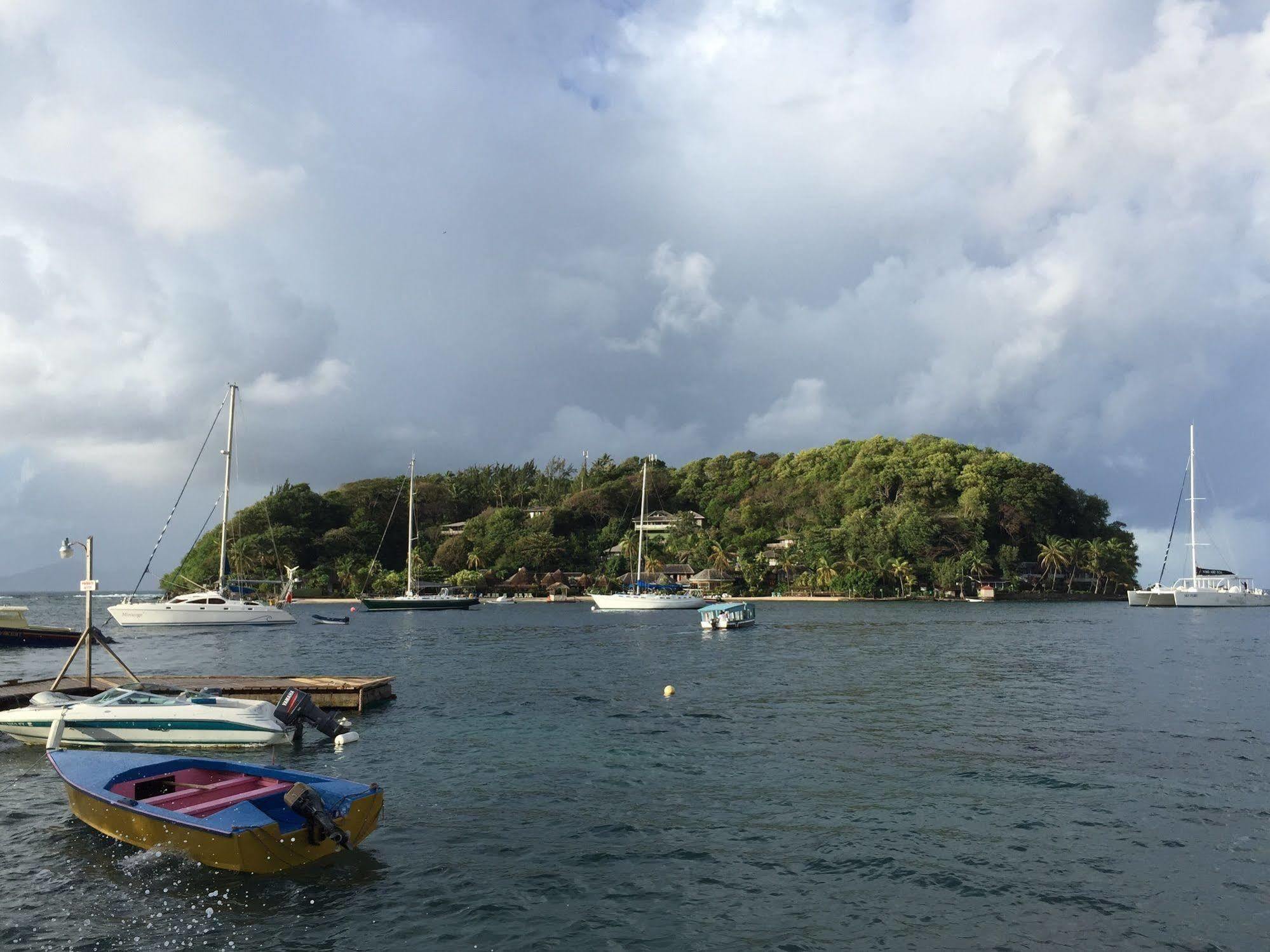 Young Island Resort Calliaqua Bagian luar foto