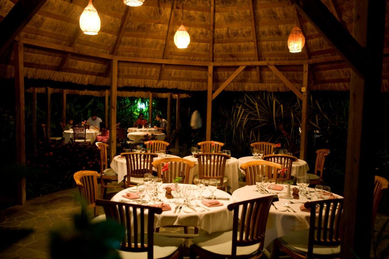 Young Island Resort Calliaqua Bagian luar foto